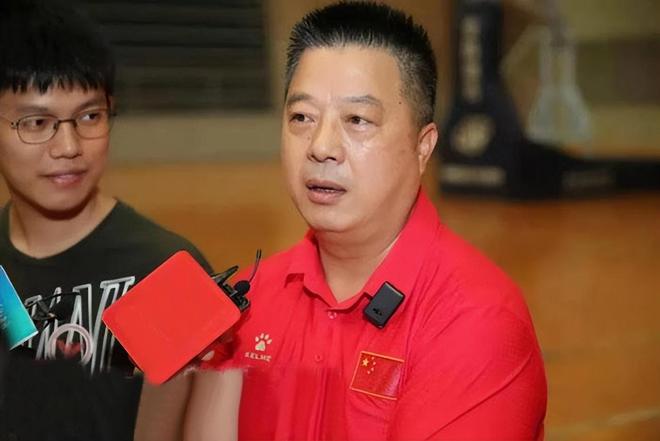 举重冠军被教练抛弃_抛弃教练举重冠军的小说_举重冠军叛徒