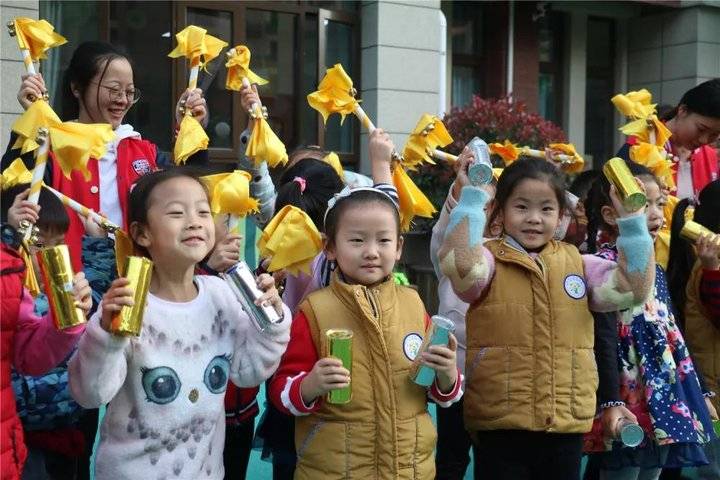 幼儿园足球怎么教_幼儿园足球技巧有哪些_幼儿足球教学方法